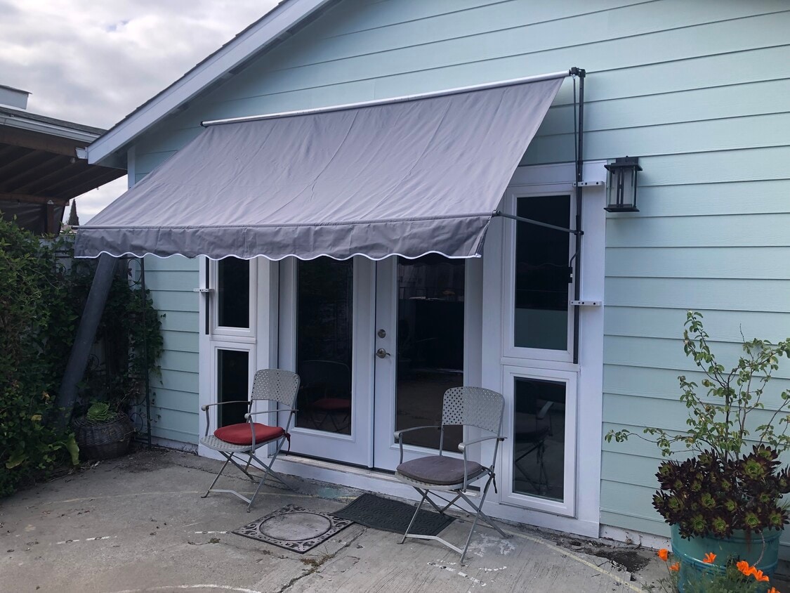 Front of studio house. - 2519 Rheem Ave