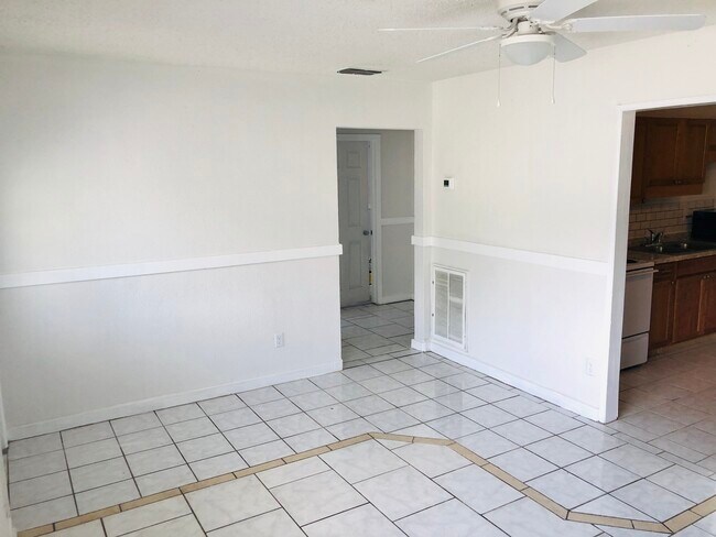 Living room - 2629 Williston Dr.
