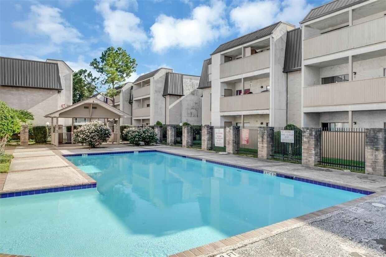 Foto principal - Two Bedroom Condo Near Med Center!