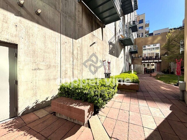 Foto del edificio - 1050 Cherokee St