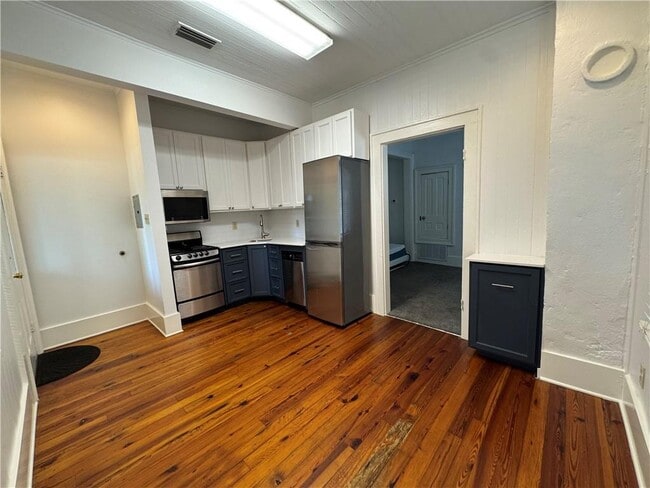 Building Photo - 808 Dauphin St