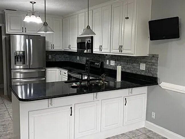 Foto del edificio - 3/2.5 bath home with large yard!