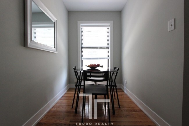 Building Photo - 2910 N Mildred Ave