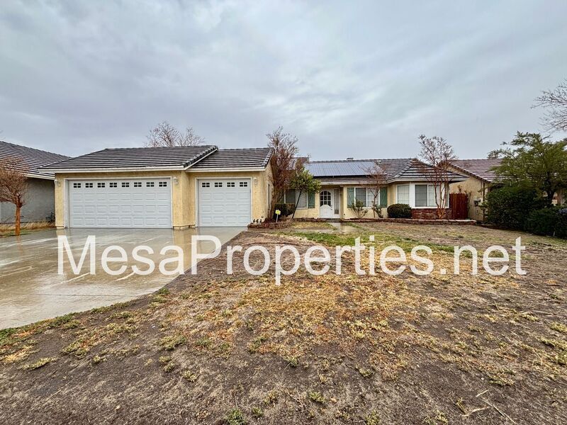 Foto principal - 14620 Owens River Rd