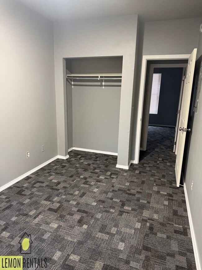 Building Photo - 1209 S 21st Ave