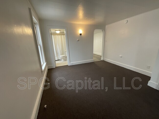 Foto del edificio - 932 W Princess St