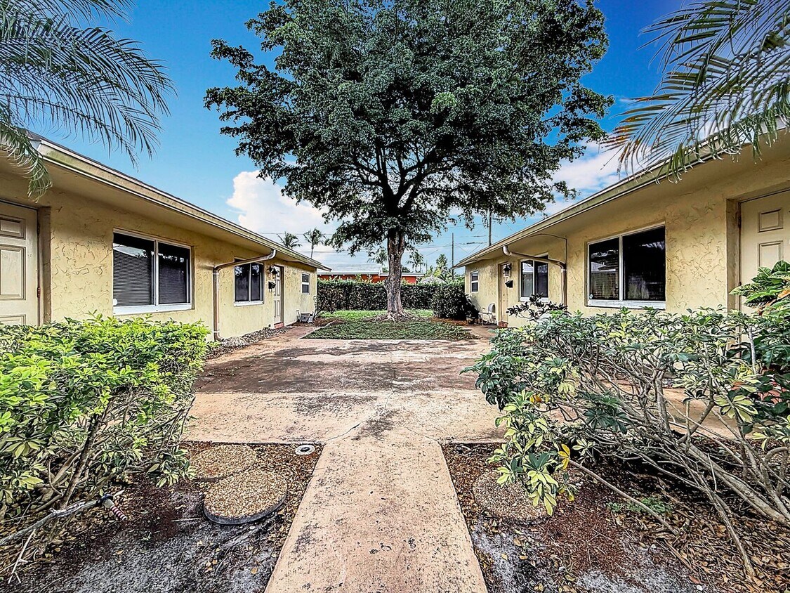 Primary Photo - 408 NE 12th Ave
