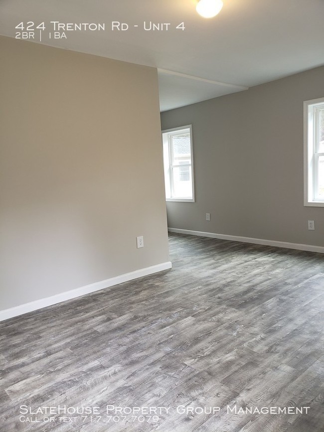 Building Photo - 424 Trenton Rd