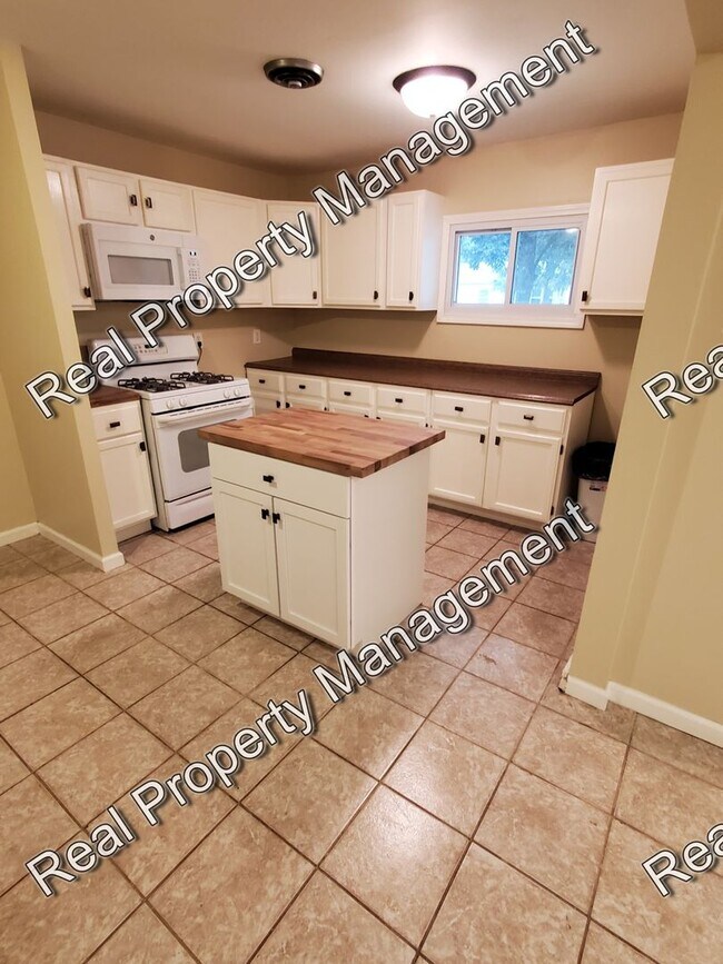 Building Photo - 3 Bedroom South Hammond Ranch