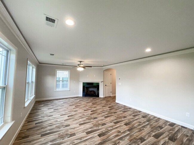 Building Photo - 415 Bud Farmer Pl
