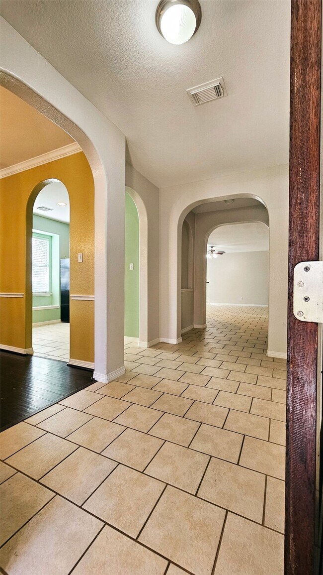 Foto del edificio - 211 Briar Trace Ln