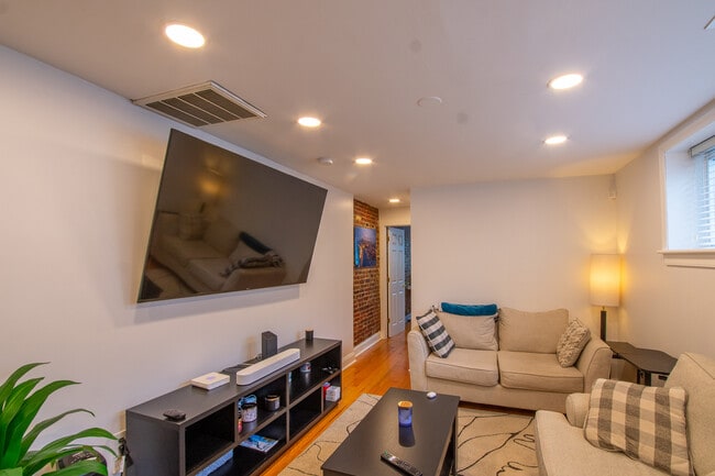 Foto del edificio - 626 S 16th St