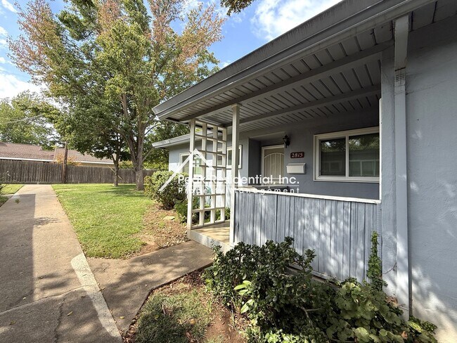 Building Photo - Charming 2bd/1ba Patio Home with Garage in...