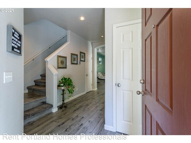 Foto del edificio - 3 br, 2.5 bath House - 1141 SE Tamango St