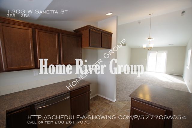 Building Photo - 1303 W Sanetta St