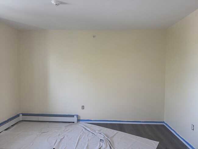 Building Photo - 51 Russ St