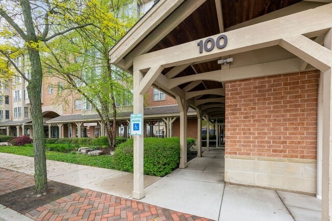 Building Photo - 100 Bokelman St