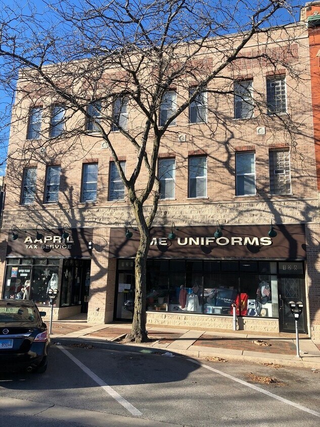 Foto principal - 126 N Genesee St