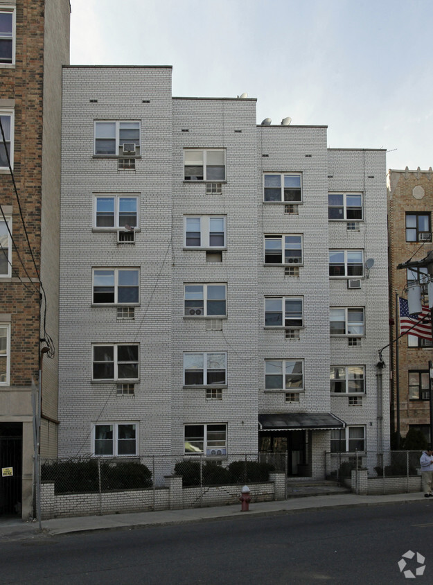 Foto principal - 61 Tonnele Ave