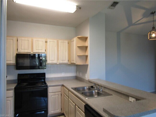 Building Photo - 5609 Legacy Crescent Pl