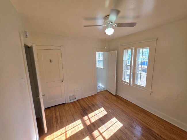 Photo - DU HOUSE FOR RENT
