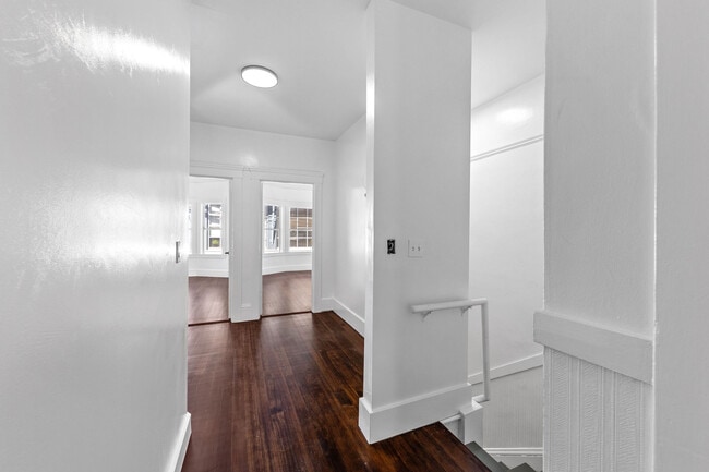 Building Photo - 318 Harriet St