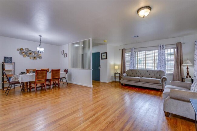 Foto del edificio - 5611 Milart St