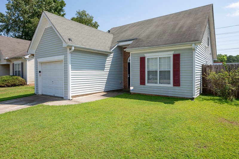 Primary Photo - 3690 Manor Ct SW