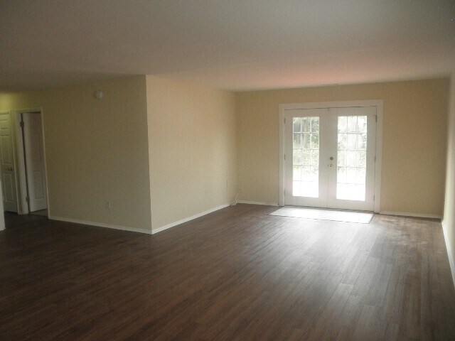 Building Photo - 9010 Chateaugay Ct