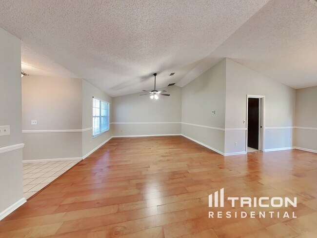 Foto del edificio - 1133 Linwood Loop