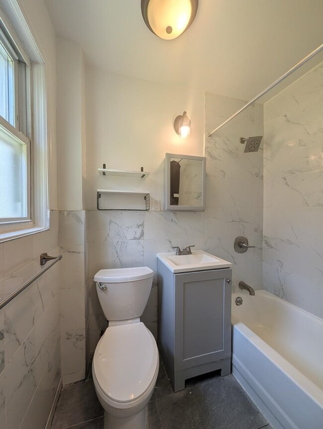 Building Photo - 267 Webster Ave