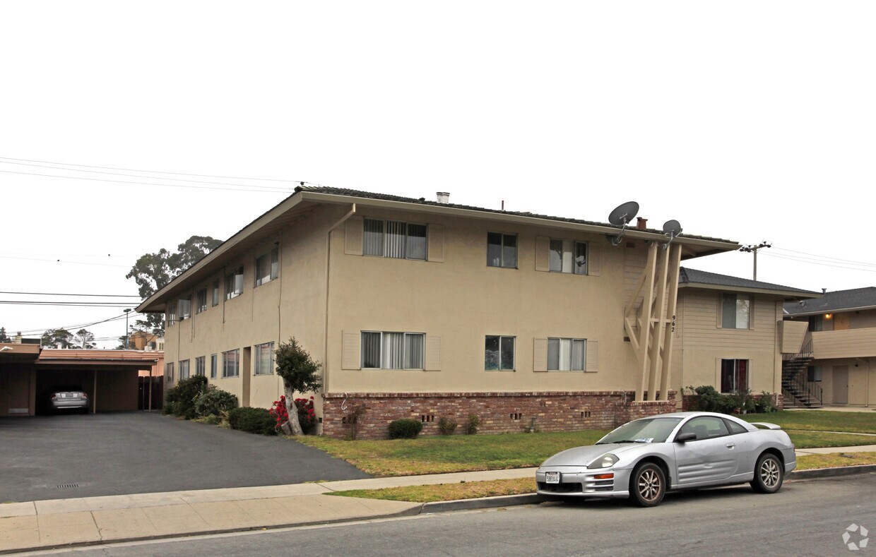 Primary Photo - 962 Lupin Dr