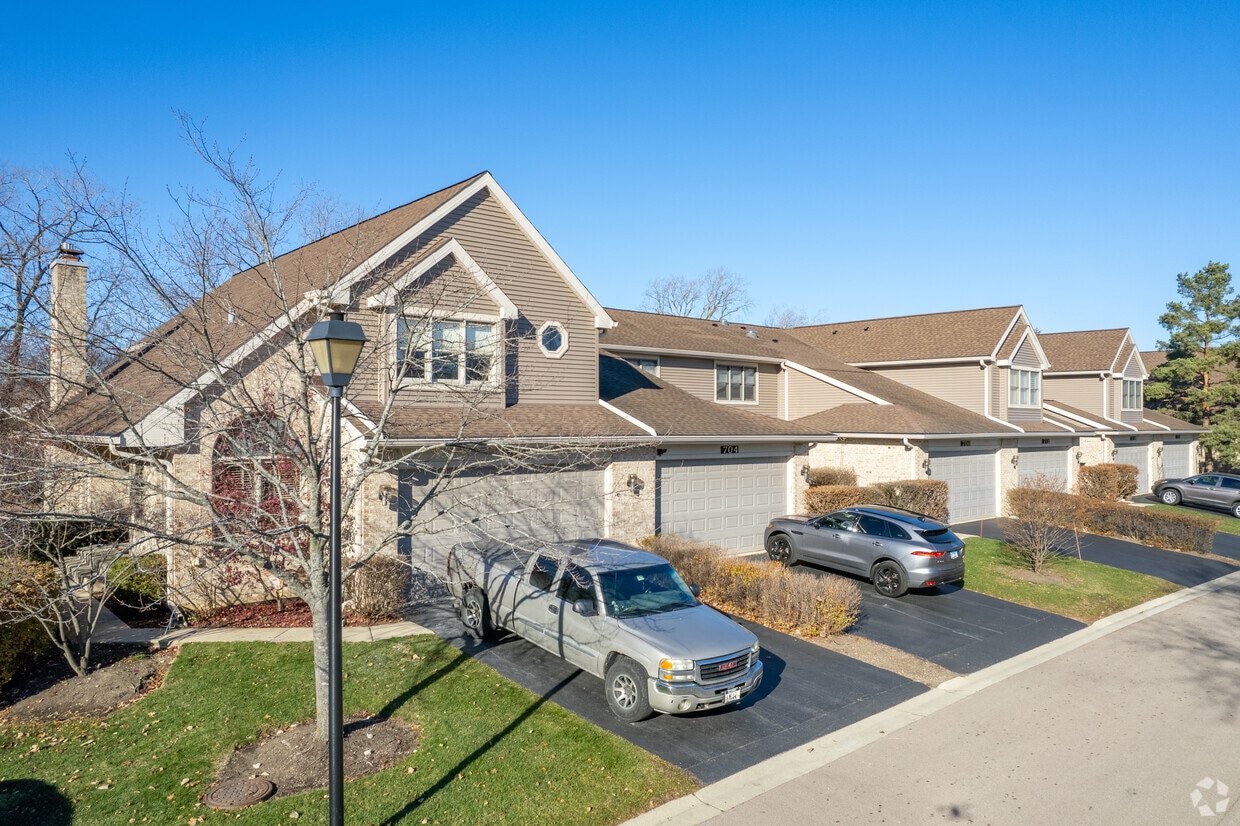 Deer Run Apartments in Palatine, IL