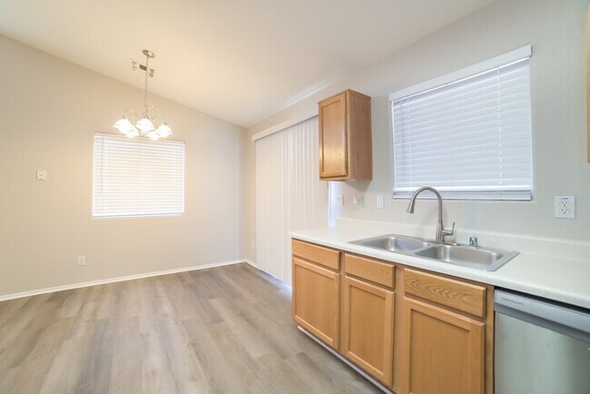 Building Photo - Available Now! View the property today!