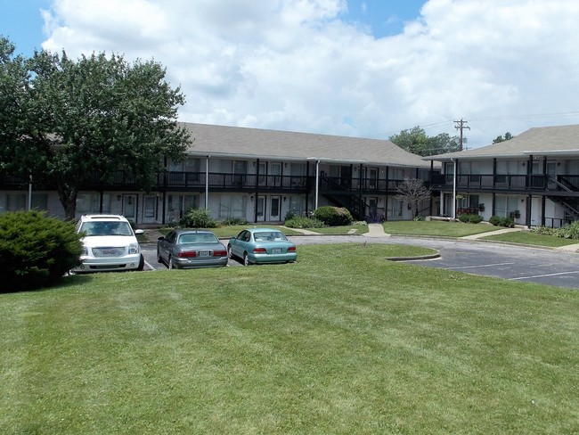 Building Photo - Gardenside Plaza Apartments