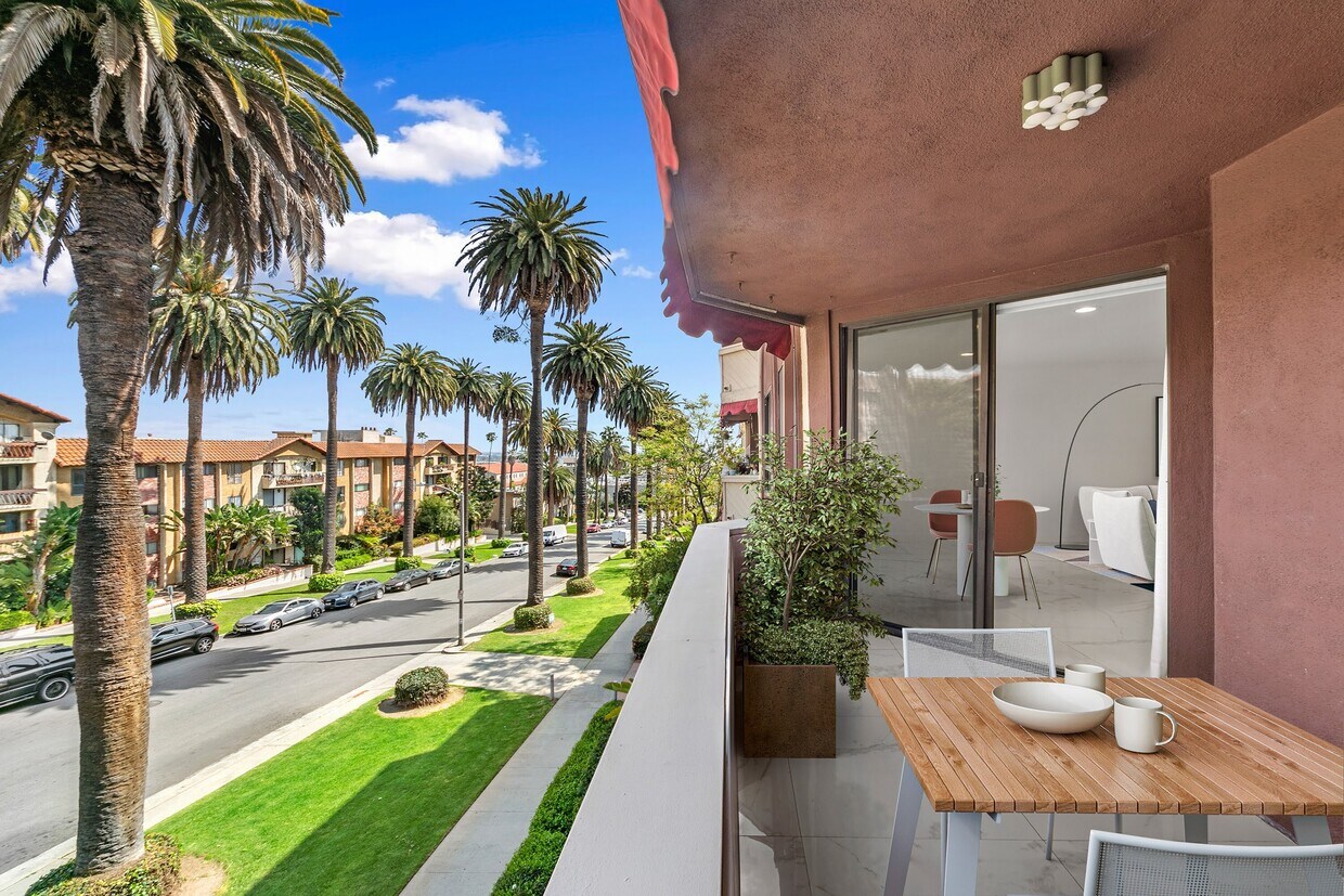 Primary Photo - 1745 Camino Palmero St