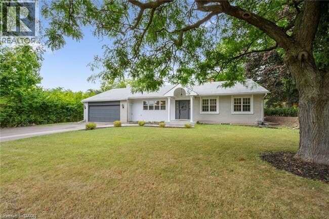 Building Photo - 120 Riverbank Dr