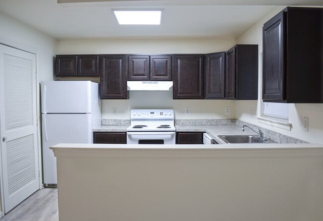 Building Photo - The Willows at Spring Mill