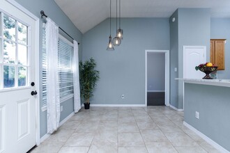 Building Photo - 28610 Hidden Cove Dr