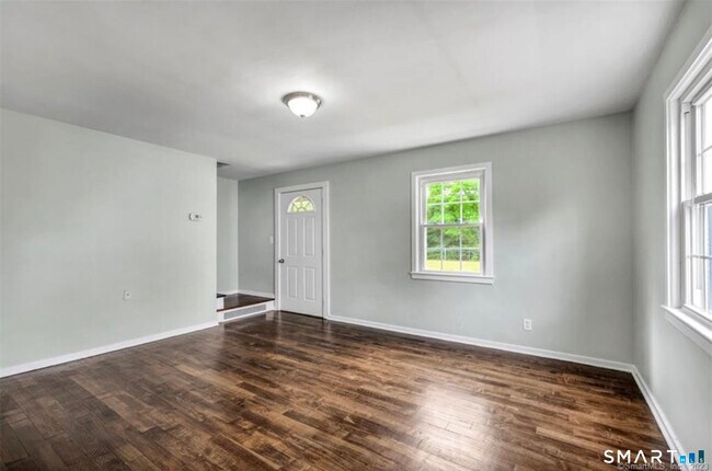 Foto del edificio - 607 Hartford Rd