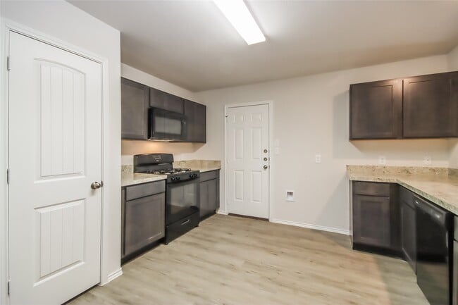 Building Photo - 3285 East Chunk Dr