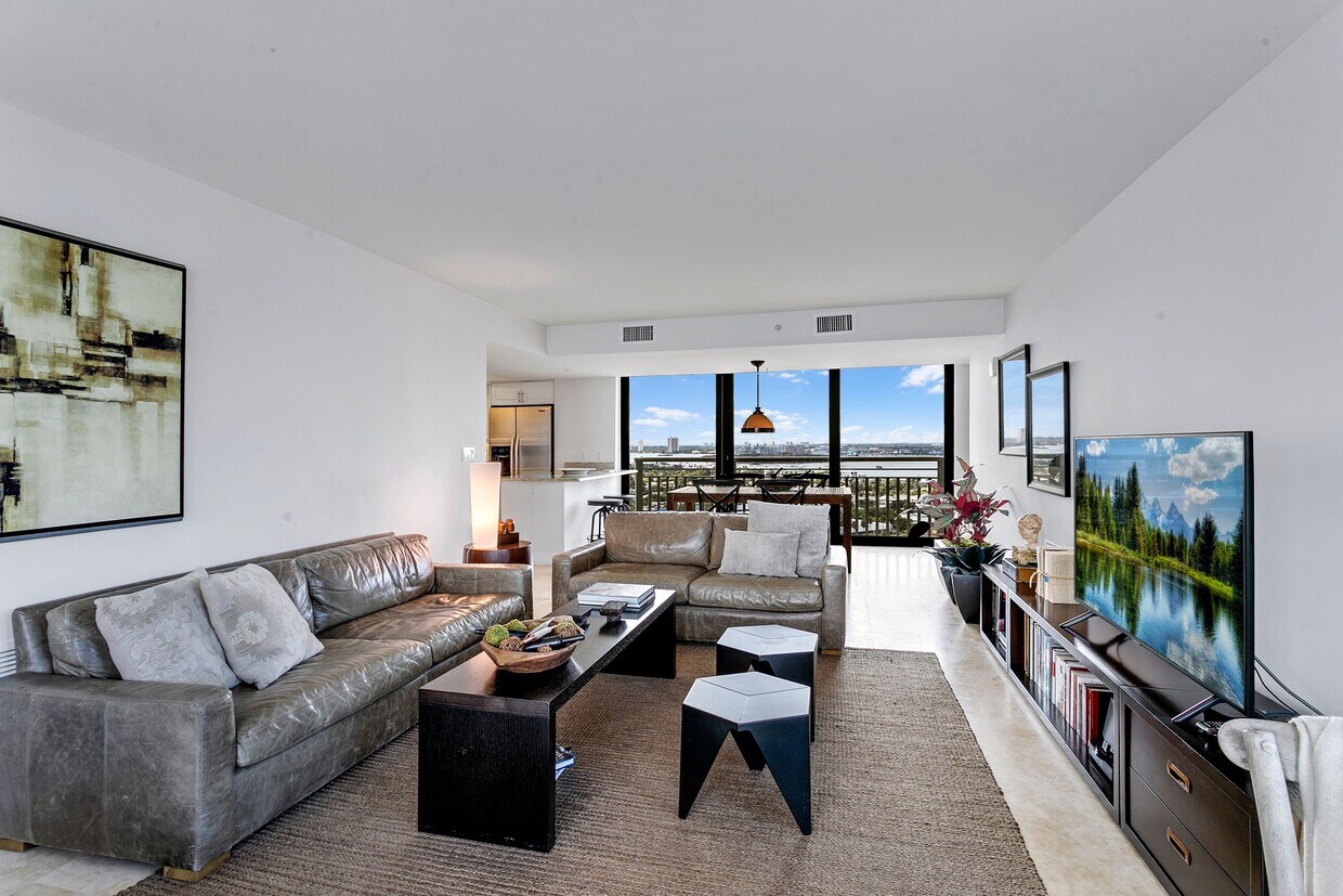 Foto principal - 3000 N Ocean Dr