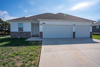 Building Photo - 856 Navajo St