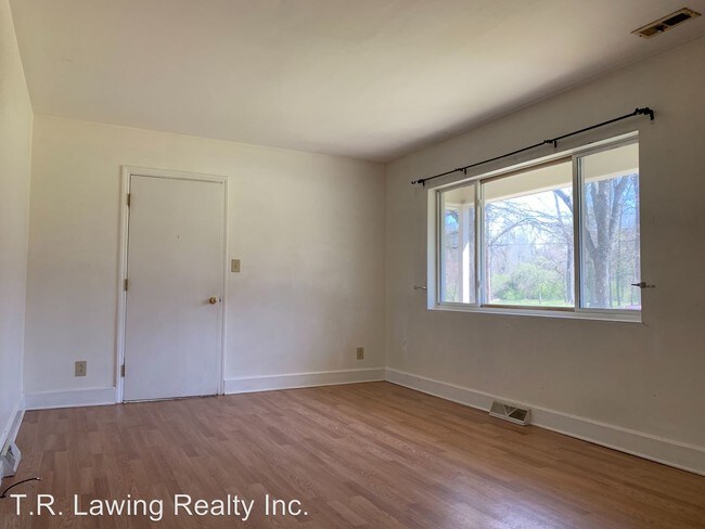 Building Photo - 3 br, 1 bath House - 1739 Masonic Drive