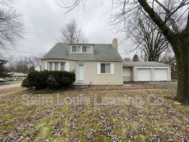 Building Photo - 8385 Latty Ave