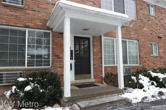 Building Photo - 630 Ann St