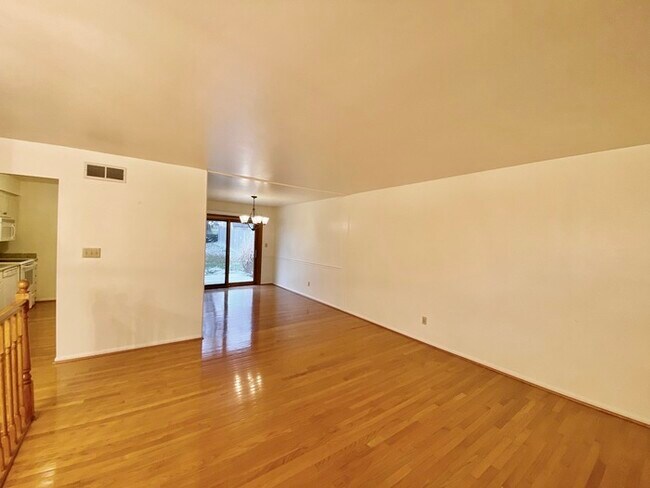 Building Photo - 2612 Carre Pl