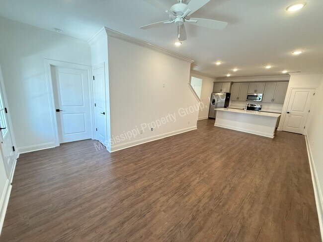 Building Photo - 616 Cottage Grv Cir