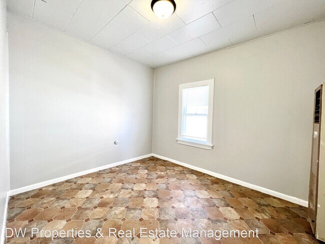 Building Photo - 3 br, 1.5 bath House - 607 Sunnyside