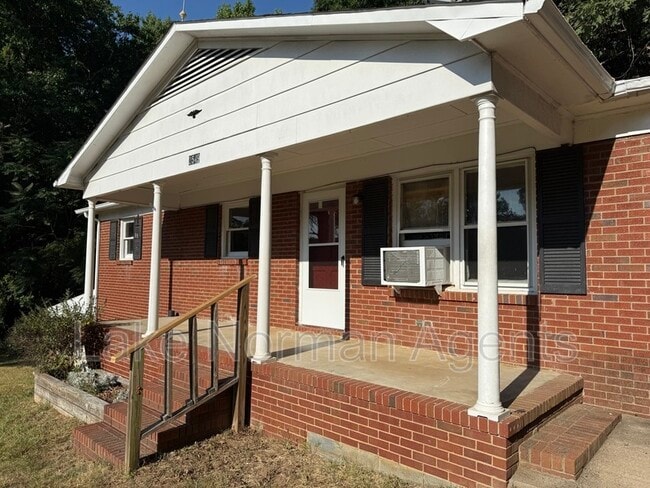 Building Photo - 2549 N Olivers Cross Rd